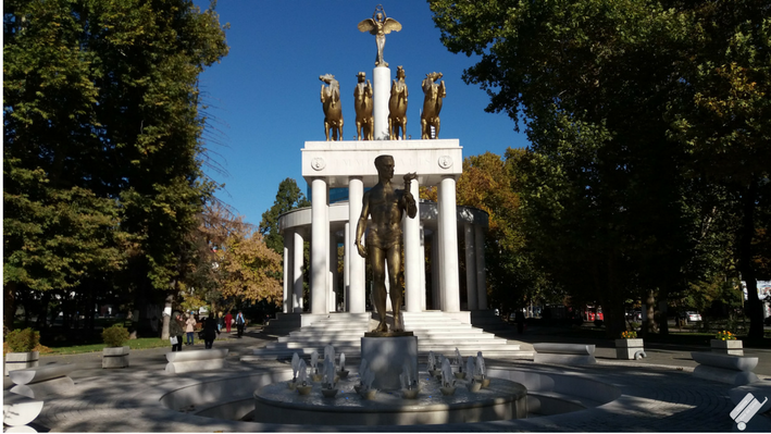 Dicas de Viagem, Viagem à Macedônia, Viagem para os Bálcãs, Monumento aos Heróis Caídos, Escópia, Macedônia